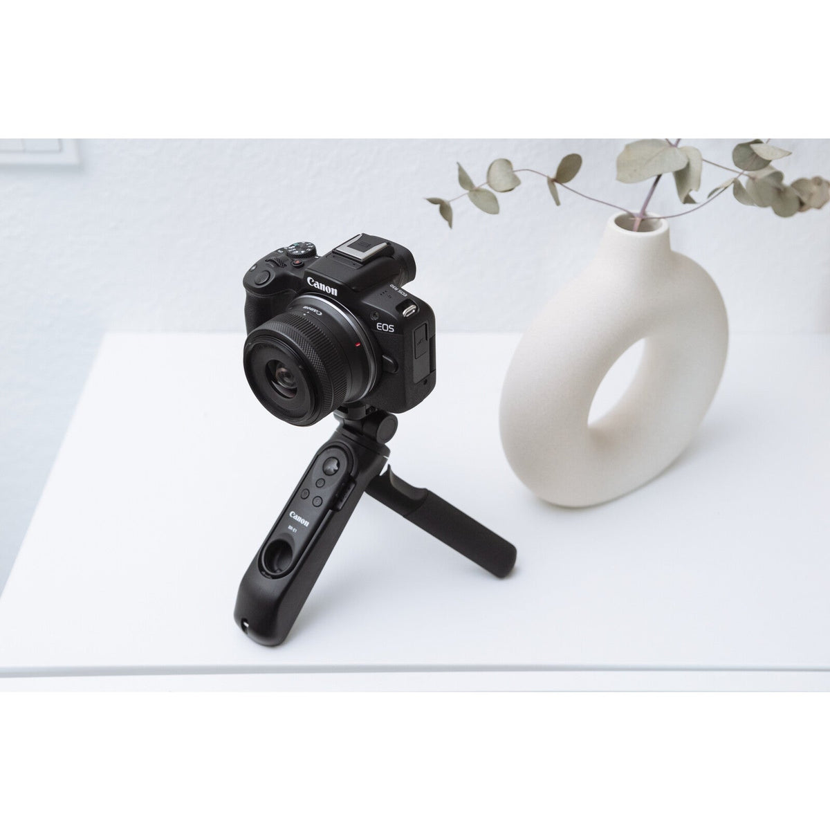 Canon EOS R50 (Black) + RF-S 18-45mm IS STM Creator Kit